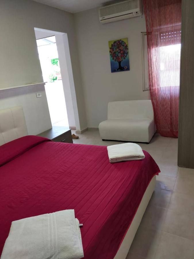 Hotel All'Antico Pozzo Барчеллона-Поццо-ди-Готто Экстерьер фото
