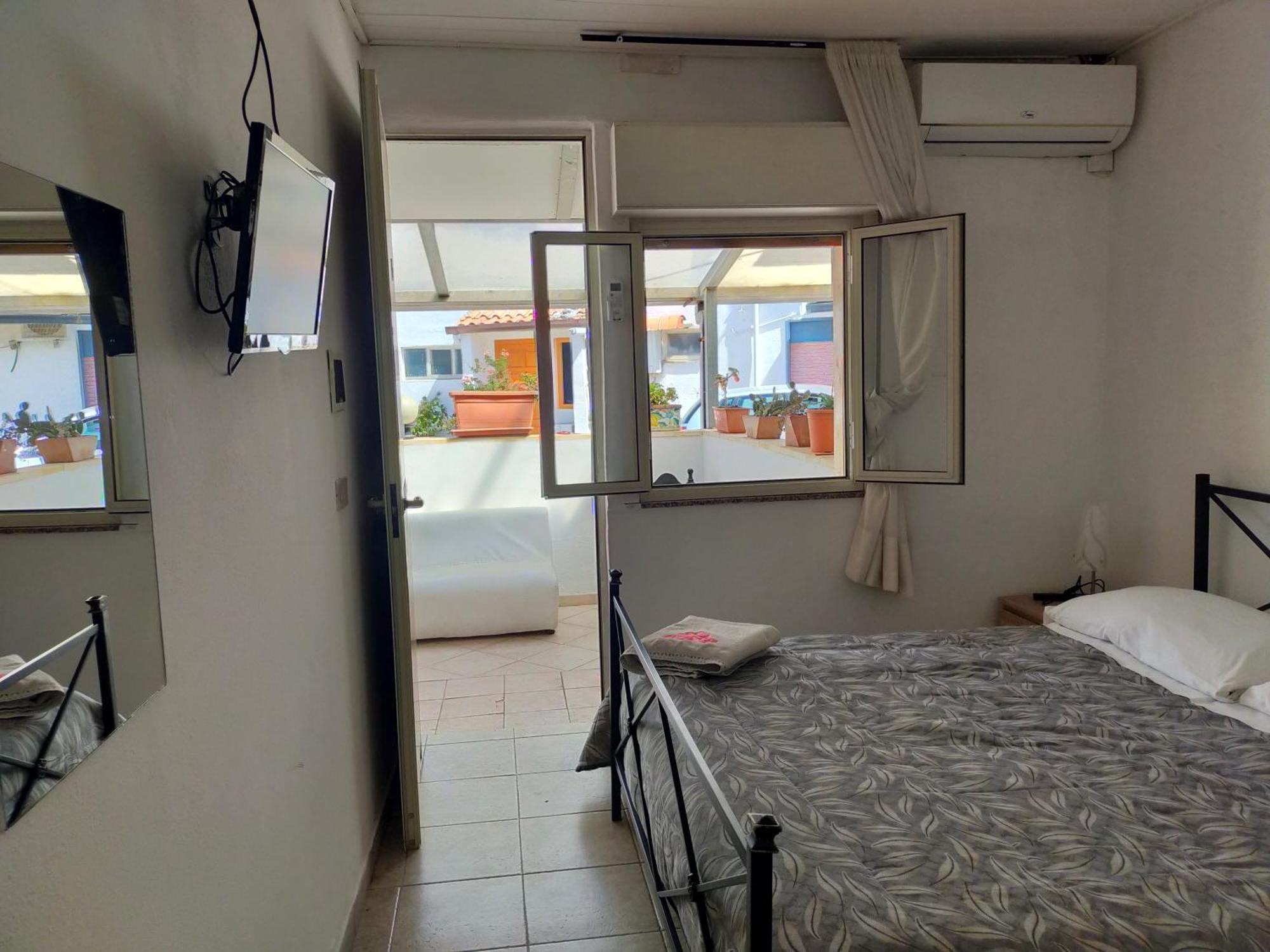 Hotel All'Antico Pozzo Барчеллона-Поццо-ди-Готто Экстерьер фото